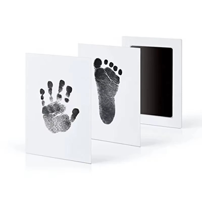 Capture Cherished Memories with the Paw Print Clean Touch Ink Pad - Perfect Keepsake Kit for Dog and Cat Owners!